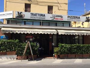 La Lampara Trattoria & Pizzeria Napoletana